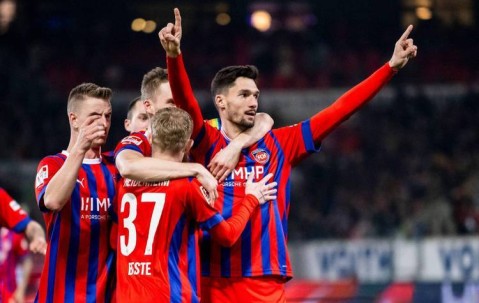 德甲中游对决：门兴迎战沃尔夫斯堡，谁能抢占联赛有利位置？