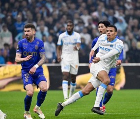 法甲最新积分榜更新：朗斯逆转登顶，冠军争夺激烈异常