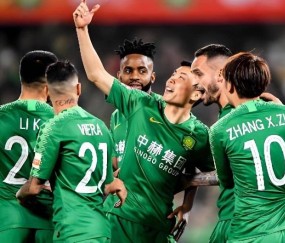 国安刚在足协杯拿到冠军,就提前官宣跟新奥古斯托签订大合同,曾是德甲狼堡队核心+被俱乐部辟谣