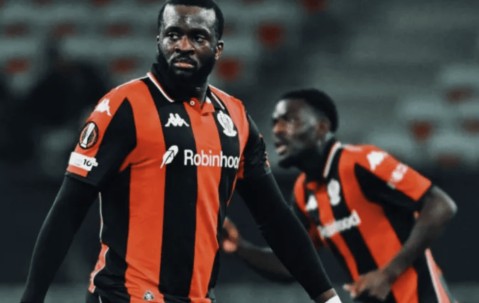 8连败 18场不胜耻辱01 法甲121年老店跌入深渊曾遭球迷暴打